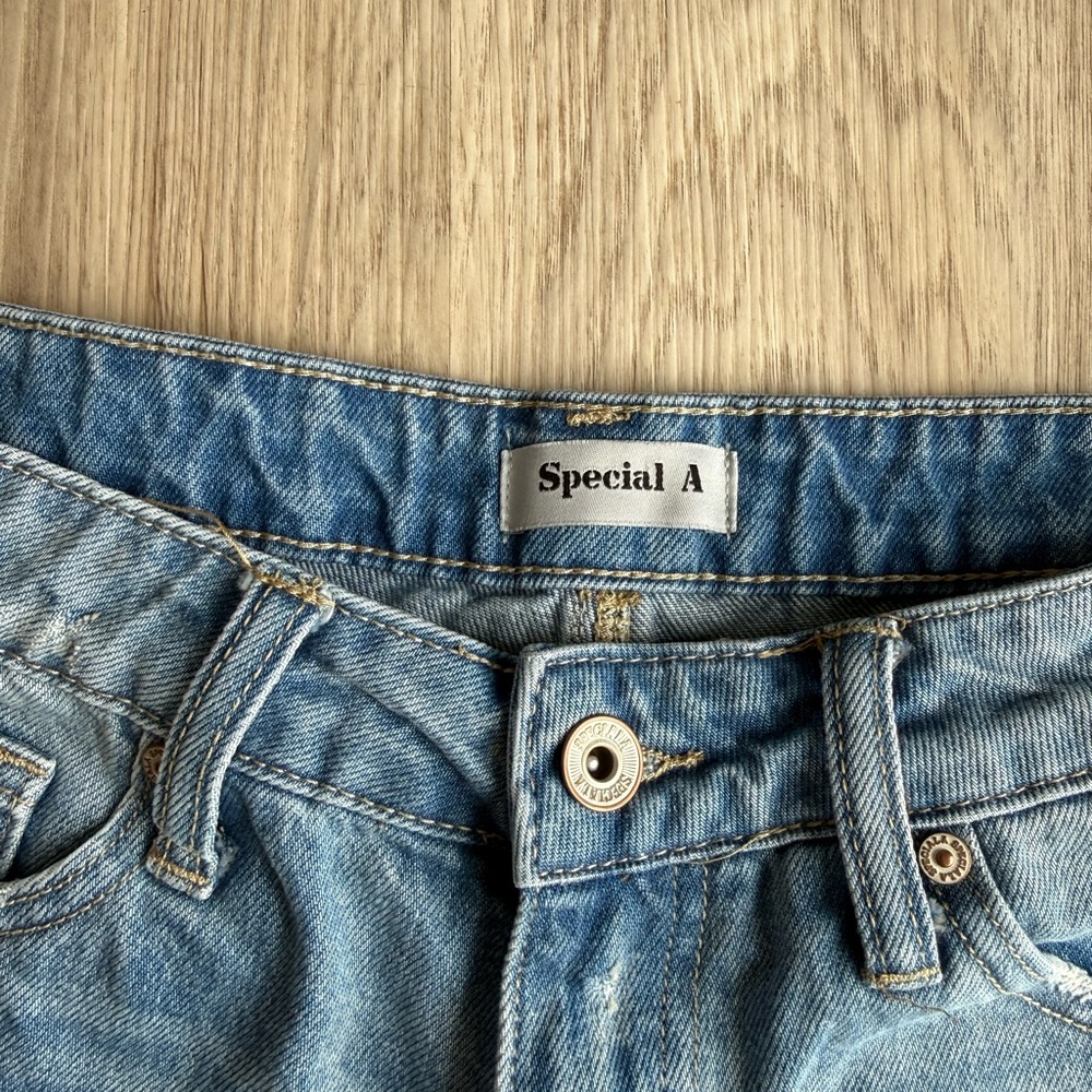 Special A Distressed Denim Cutoff Shorts Size Small - Picture 2 of 6